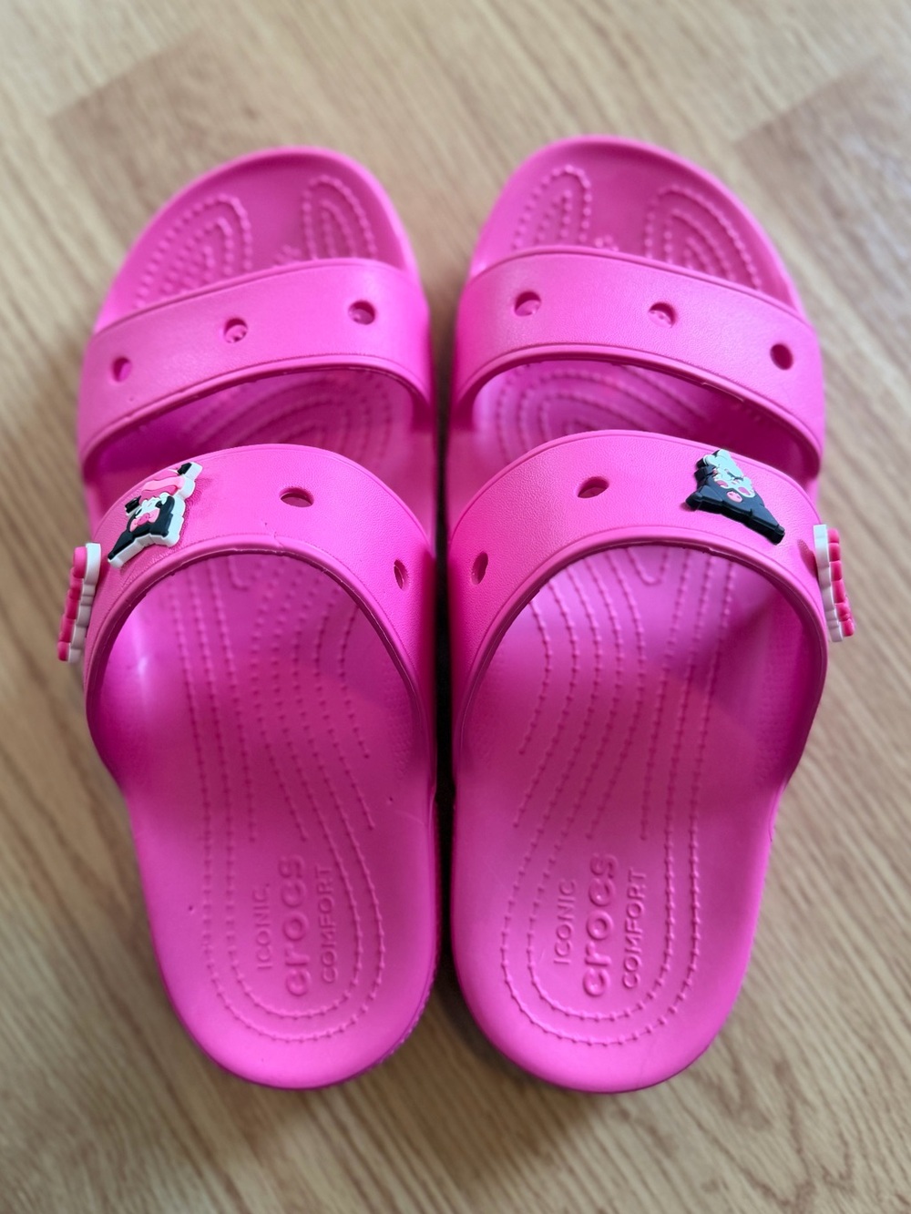 pink crocs sandals